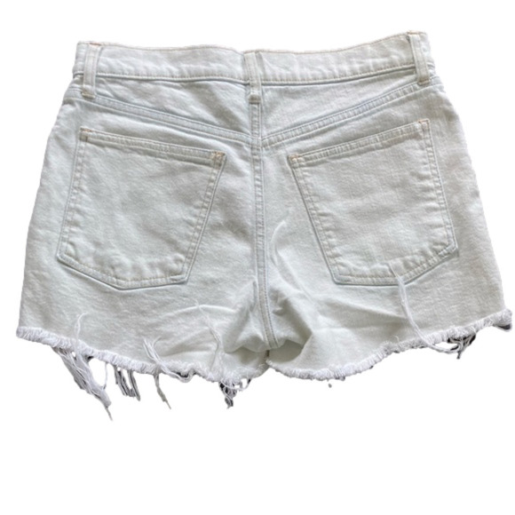 Gap high waisted white button fly stretch denim shorts. Size 27 - Picture 2 of 10
